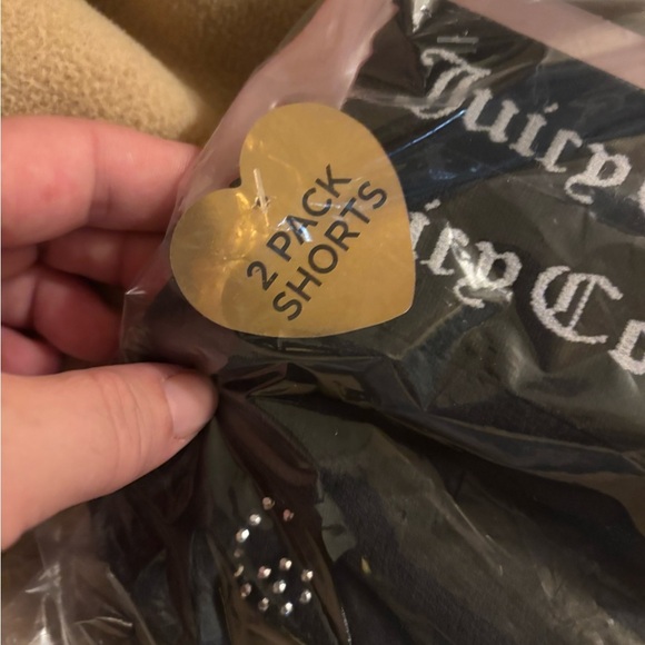 JUICY COUTURE 2 PACK VELVET FLEECE SLEEP & LOUNGE SHORTS - Picture 8 of 13